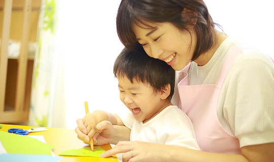 ポジティブな声掛けで意思疎通を促す様子